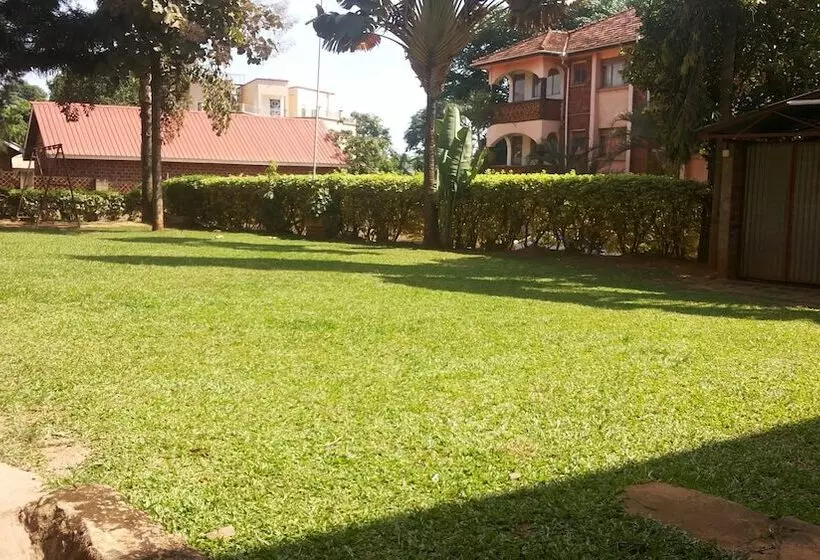 هتل Romu Garden