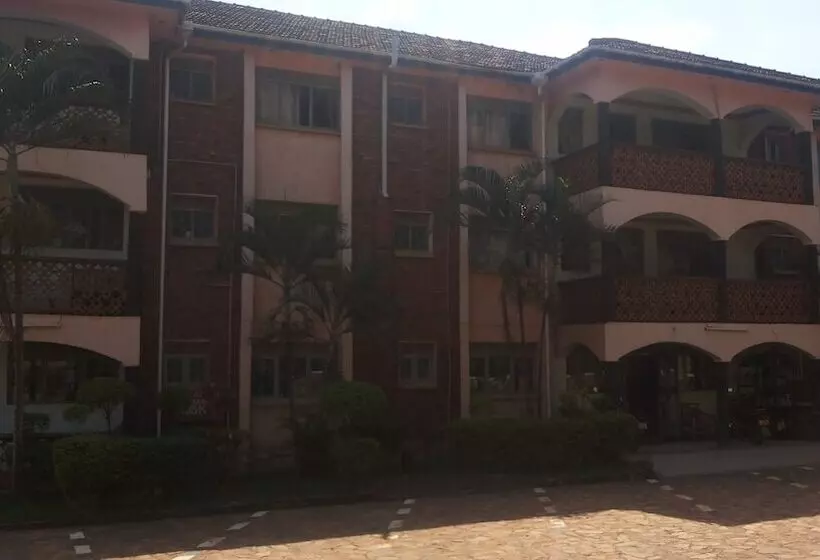 هتل Romu Garden