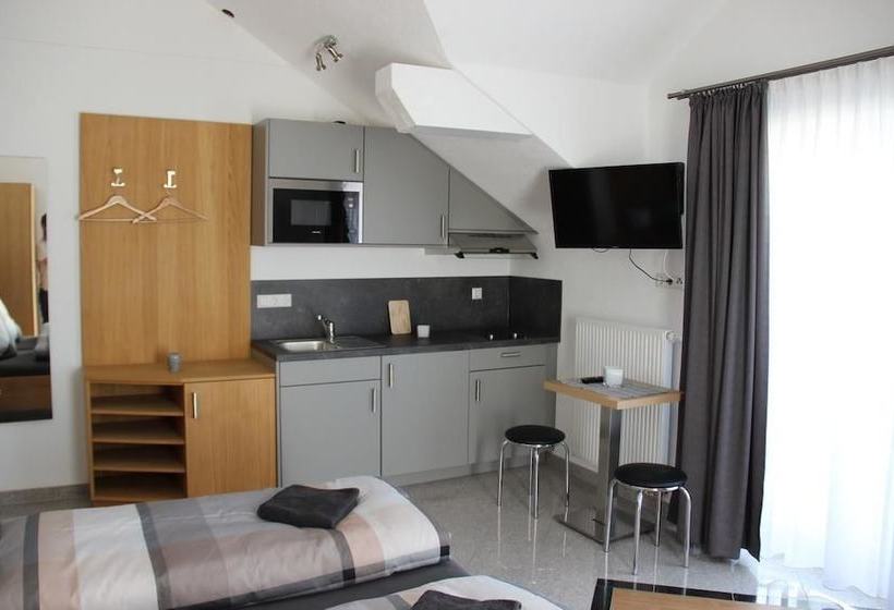 בית מלון כפרי Zum Kreuzritter