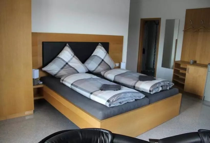 Hotelli Zum Kreuzritter