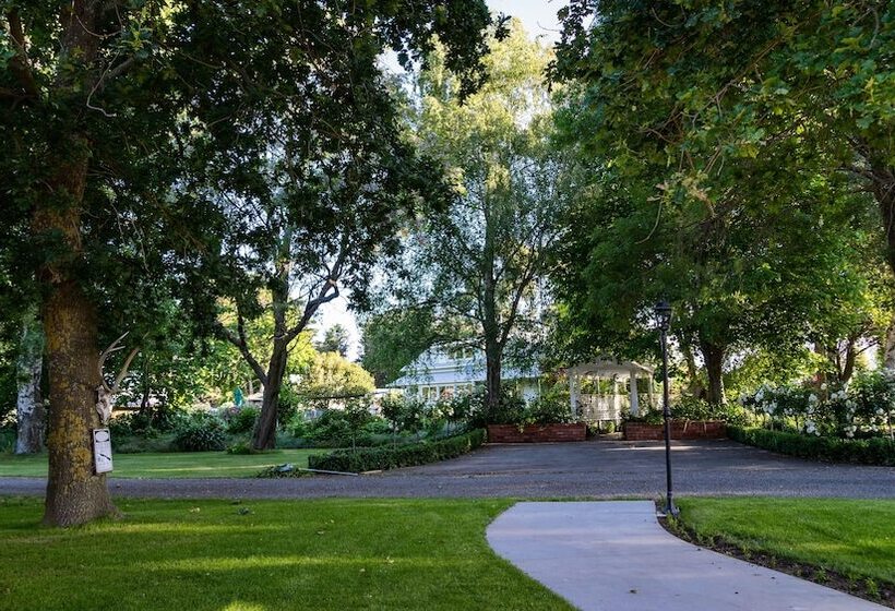 צימר The Jolly Poacher Retreat