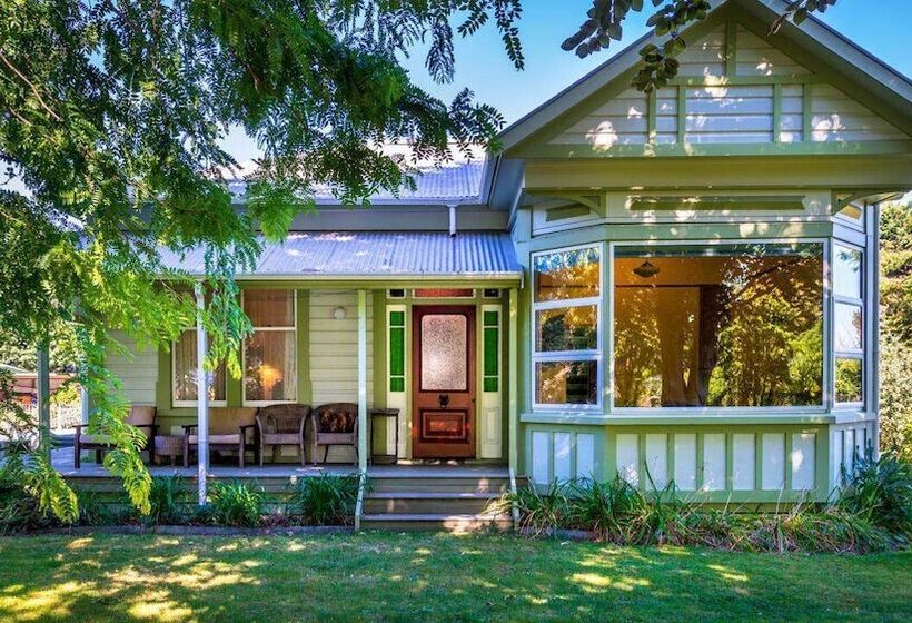 צימר The Jolly Poacher Retreat