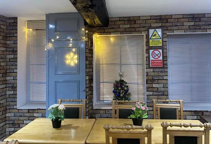 Aamiaismajoitus (B&B) The Town