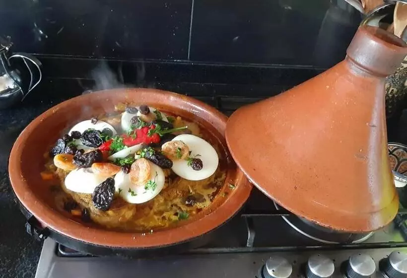 Riad Tanjil