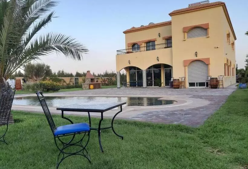 Riad Tanjil