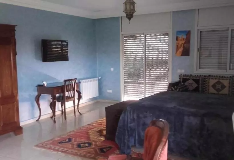 Riad Tanjil