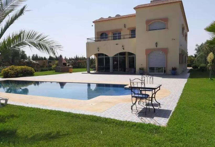 Riad Tanjil