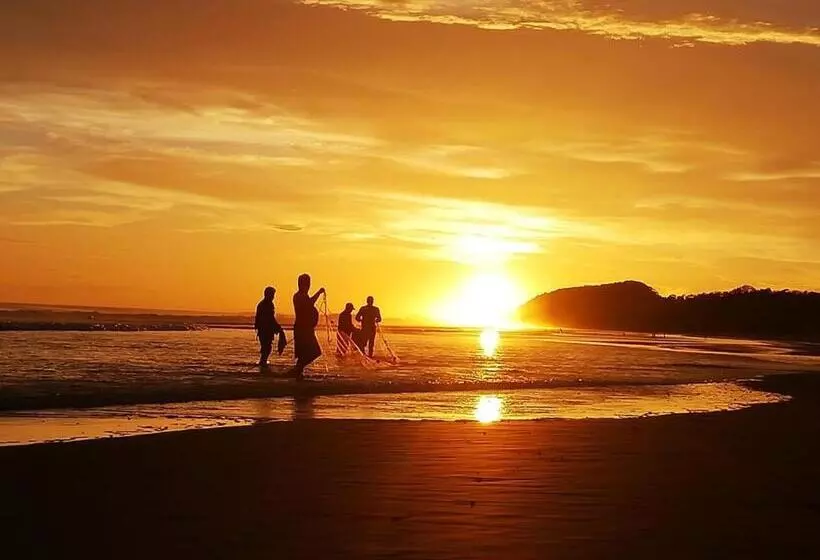 Retkeilymaja Escondite Pacifico