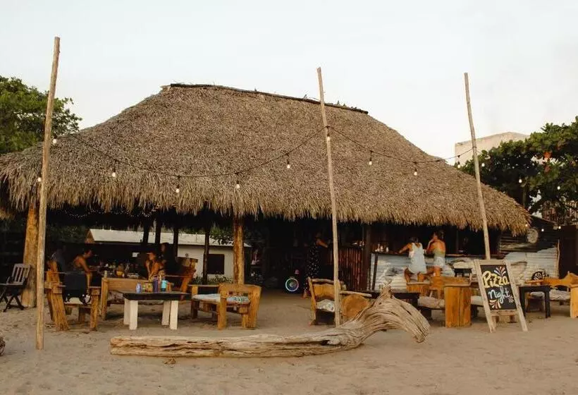 Retkeilymaja Escondite Pacifico