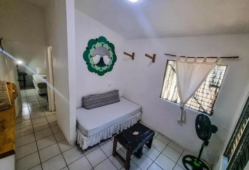 Retkeilymaja Escondite Pacifico