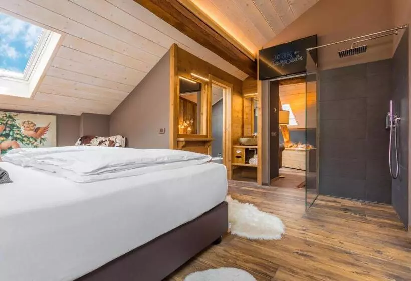 Aamiaismajoitus (B&B) John Luxury Suites