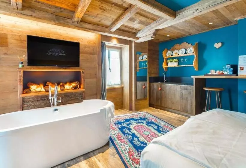 Aamiaismajoitus (B&B) John Luxury Suites