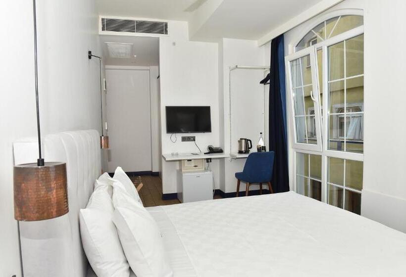 هتل Levent Lavandula