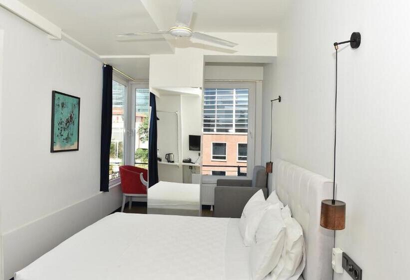 هتل Levent Lavandula