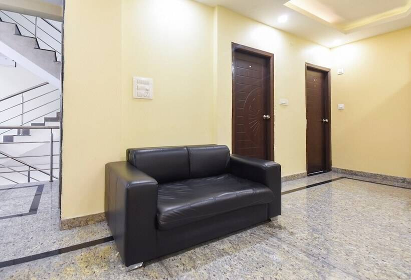 ホテル Spot On 62496 Srigandha Party Hall