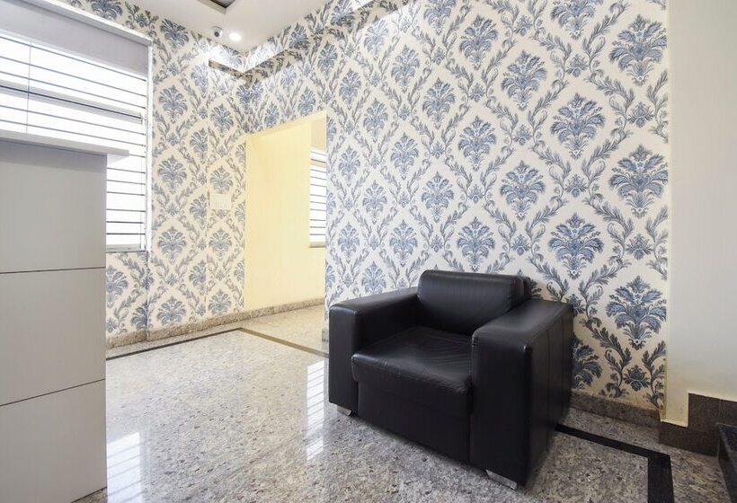 ホテル Spot On 62496 Srigandha Party Hall