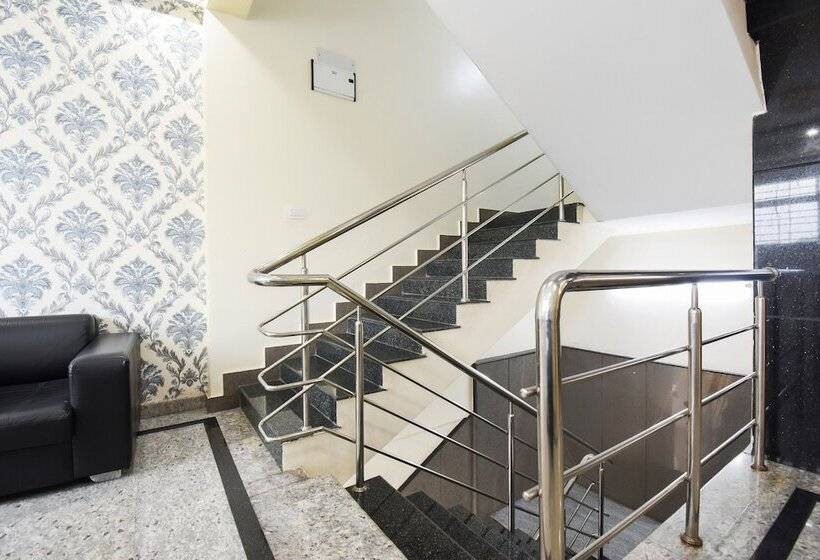 ホテル Spot On 62496 Srigandha Party Hall