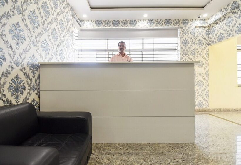 ホテル Spot On 62496 Srigandha Party Hall