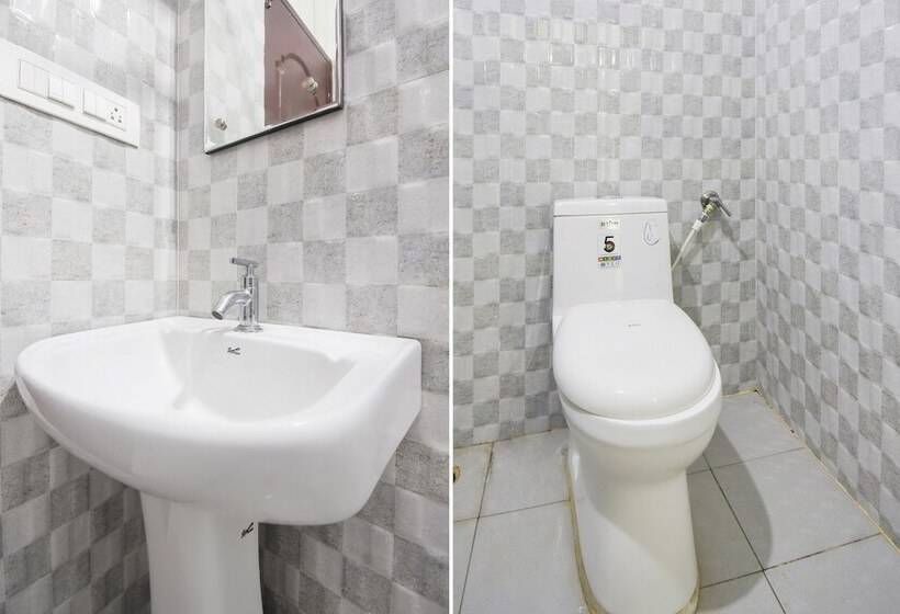 ホテル Spot On 62496 Srigandha Party Hall