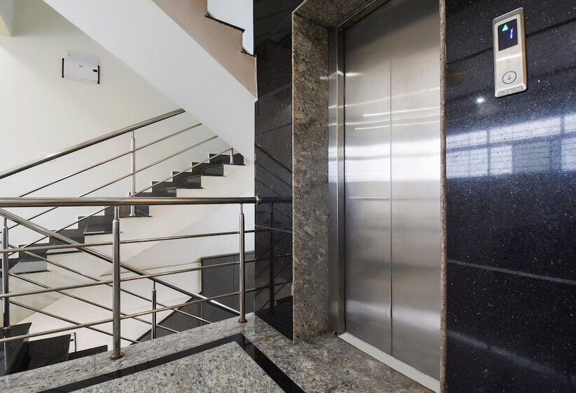 ホテル Spot On 62496 Srigandha Party Hall