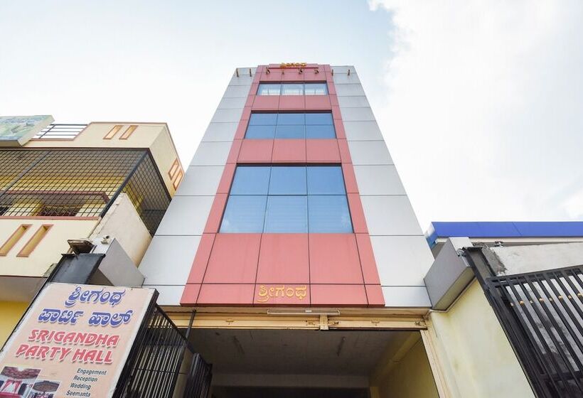 ホテル Spot On 62496 Srigandha Party Hall