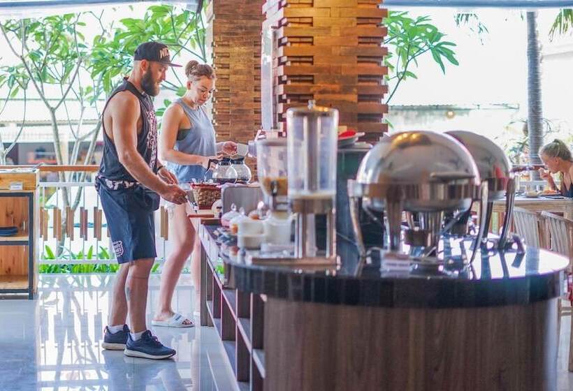 Canggu Dream Village Hotel And Suites
