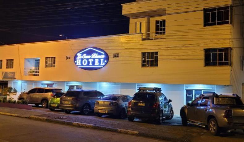 هتل La Casa Blanca