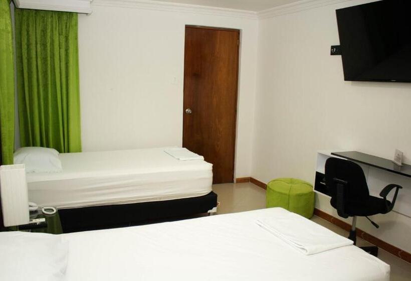 هتل La Casa Blanca