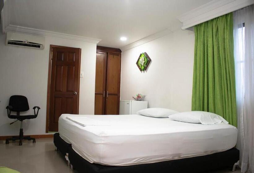 هتل La Casa Blanca