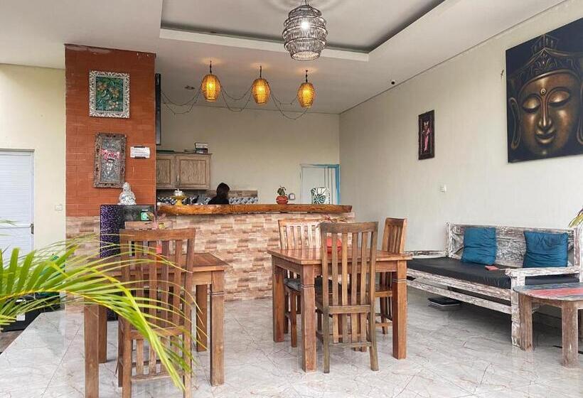 بنسيون Arjuna Uluwatu Guest House