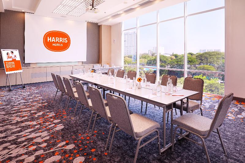 Harris Hotel & Conventions Bundaran Satelit Surabaya