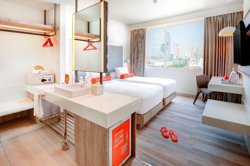 Harris Hotel & Conventions Bundaran Satelit Surabaya