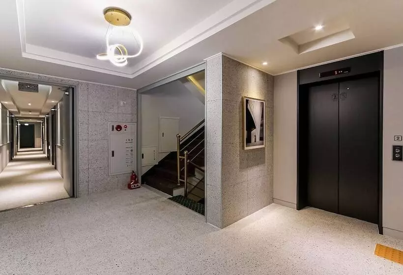 ホテル French Code