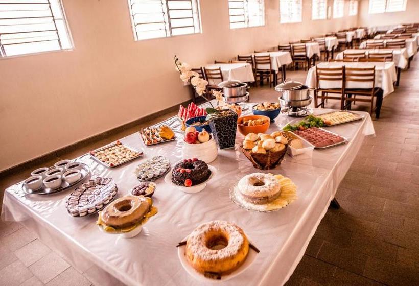 בית מלון כפרי Havana Economy