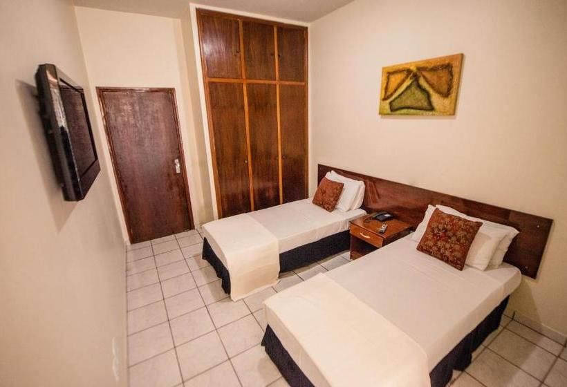 בית מלון כפרי Havana Economy