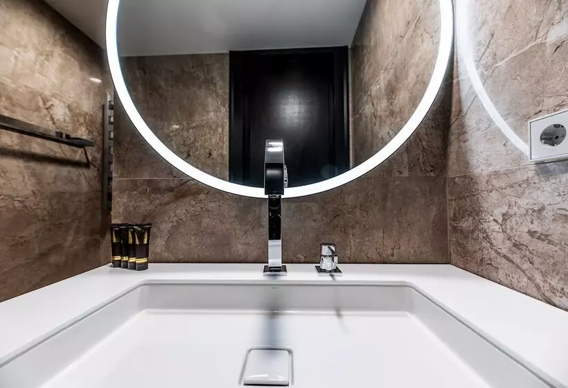 Amsterdam Plaza Hotel & Spa