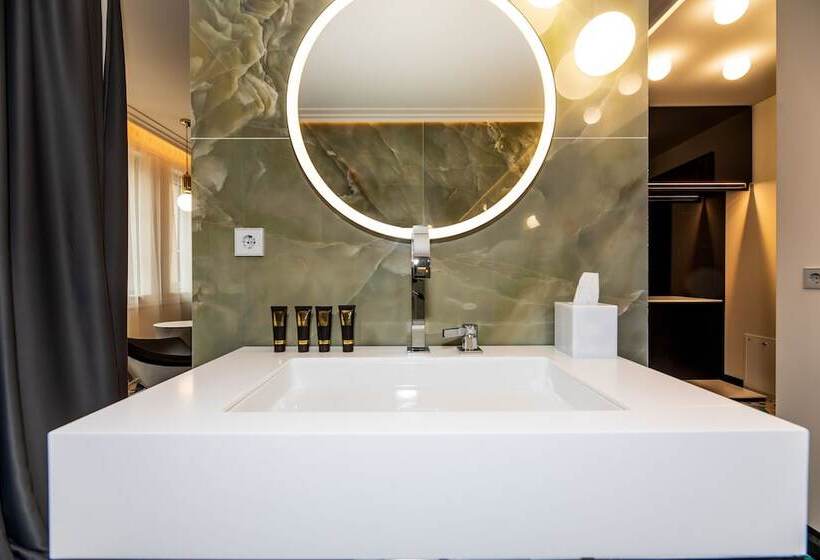 Amsterdam Plaza Hotel & Spa