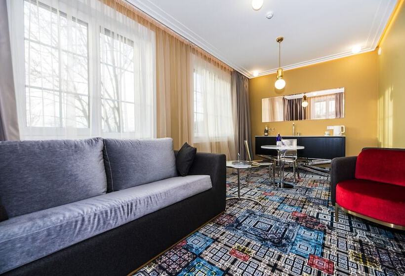 Amsterdam Plaza Hotel & Spa