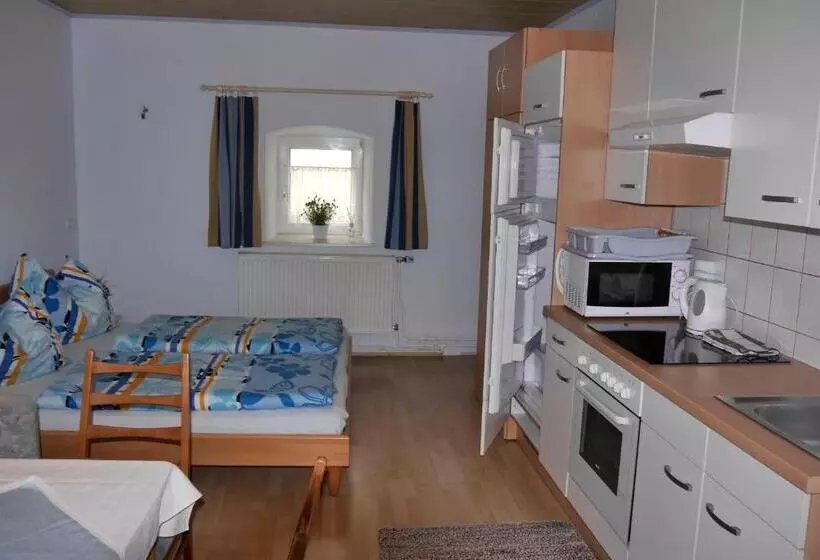 Majatalo Gertis Blumenhof Privatzimmer, Ferienwohnung