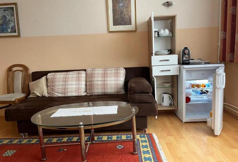 Пансион Gertis Blumenhof Privatzimmer, Ferienwohnung