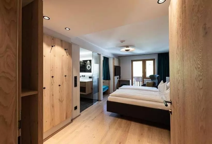 Hotelli Bradabella   Montafon