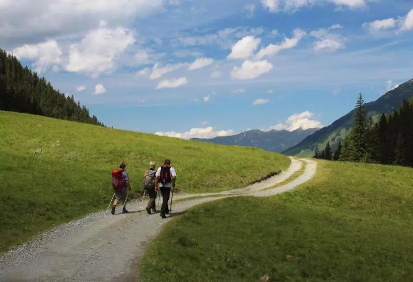 Hotelli Bradabella   Montafon