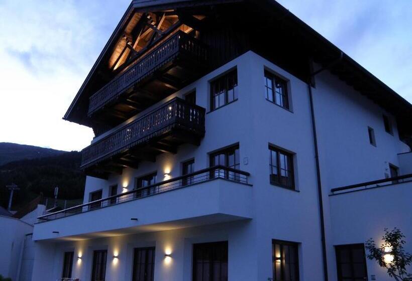 هتل Garni Frommes