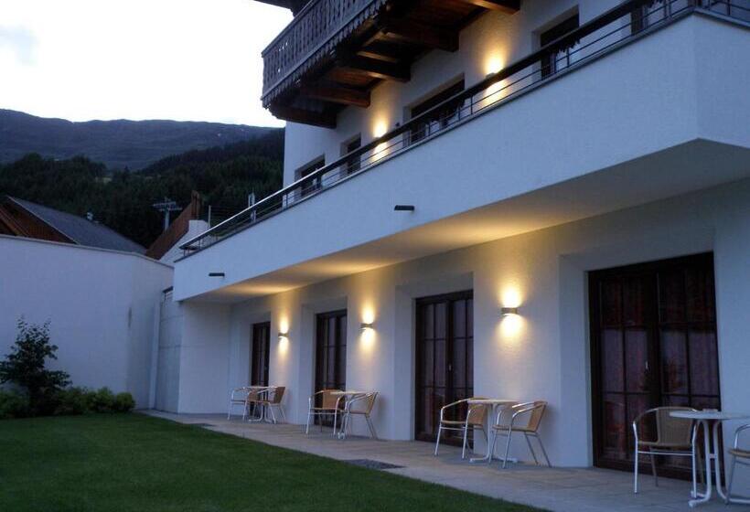 هتل Garni Frommes