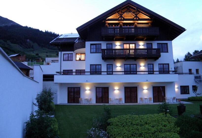 هتل Garni Frommes