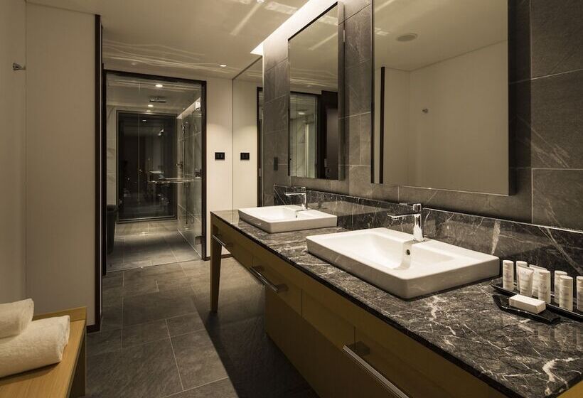 בית מלון כפרי Portom International Hokkaido