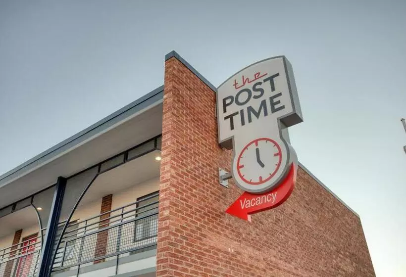 Hotelli Post Time Inn