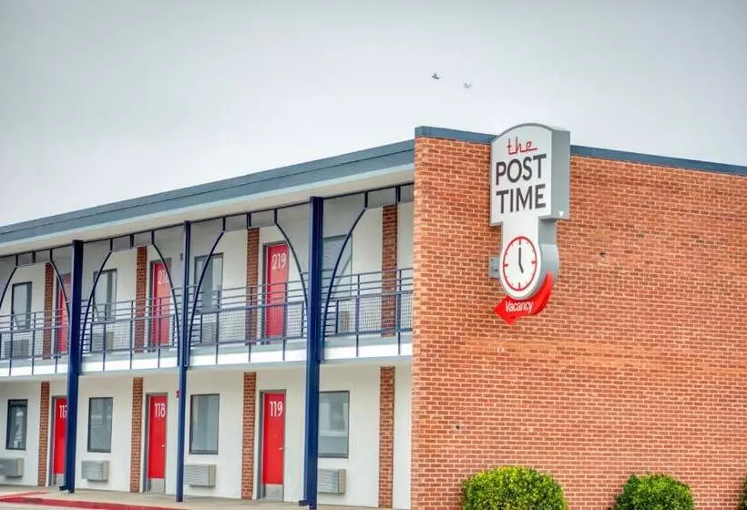 Hotelli Post Time Inn