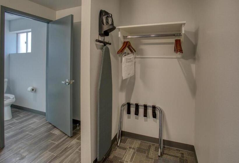 Szálloda Post Time Inn