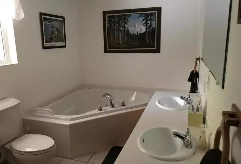 Suite 2 Lynn View Lodge